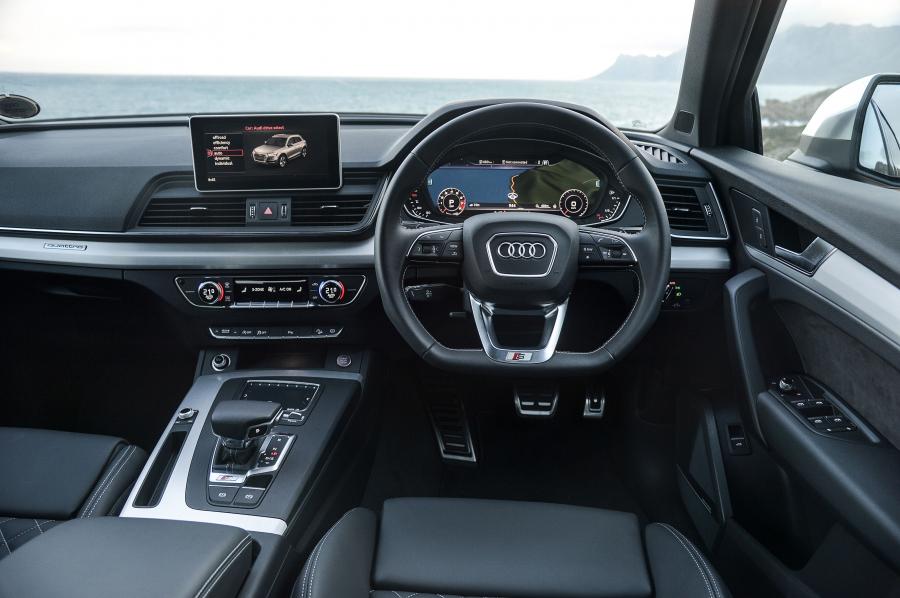 Торпедо Audi SQ5 3.0 TFSI 2017 года  (ZA) (фото 19 из 27)